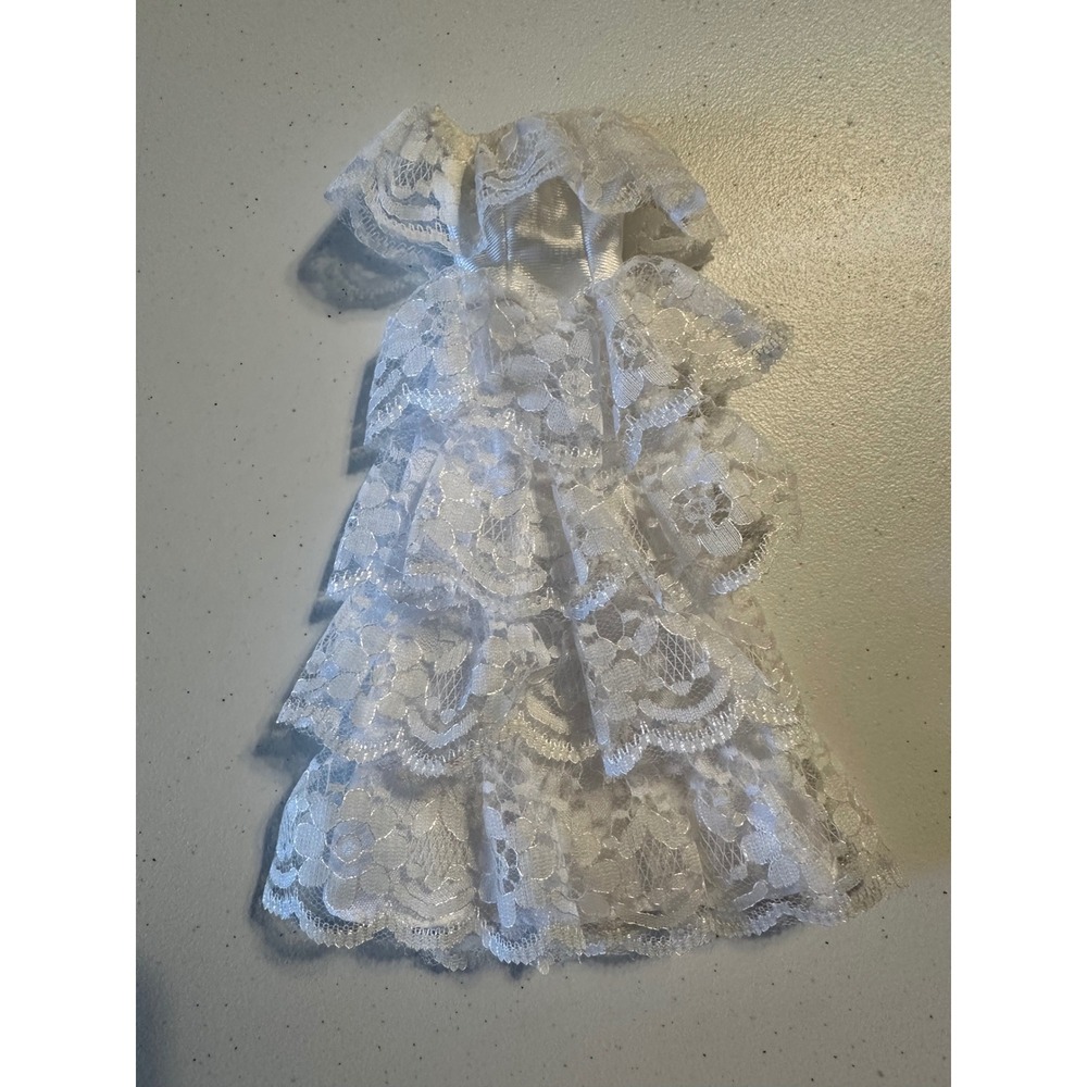 Genuine Barbie White Lace Tiered Ruffle Gown Wedding Dress Doll Accessory
